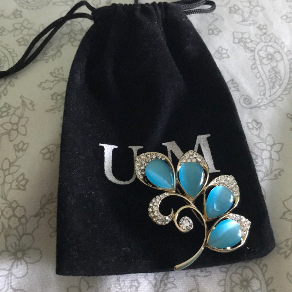 Peacock pin/ brooch